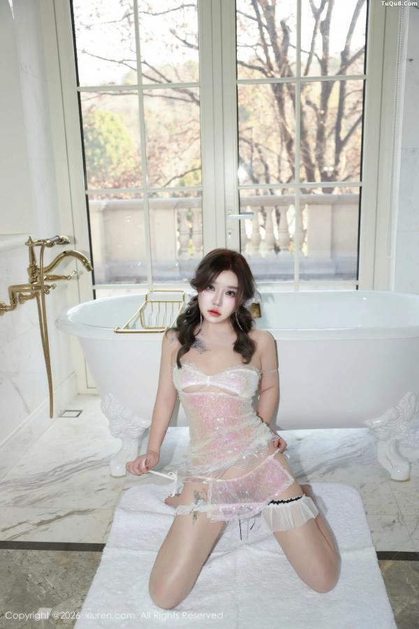   [XiuRen]高清写真图 2026.01.30 No.11298 小薯条nienie 性感情趣服饰第22张图片